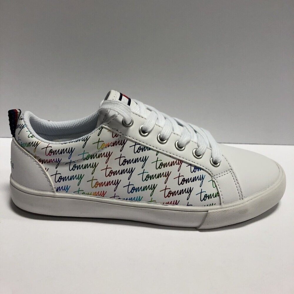 Tommy Hilfiger Big Kids’ Ashton Script, White Sneakers, Boys’ Size 3 M Big Kid